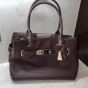Coach vintage handbag in Oxblood leather